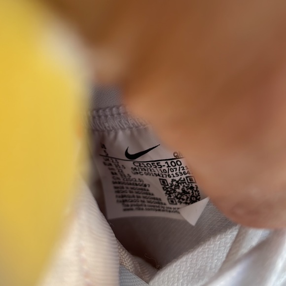 Nike Blazer Mid 77vintage grade school 6y 8 women - Picture 6 of 16